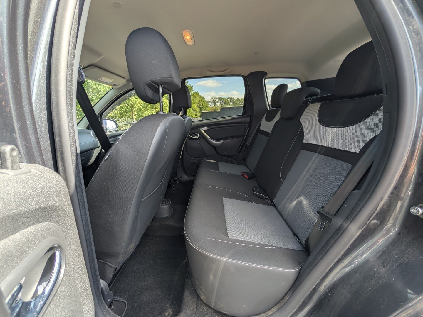 Dacia Duster 1.2 TCe 4x2 Série Limitée Robust | Trekhaak | Bullbar | Stoelverw. | PDC | Airco - Afbeelding 5