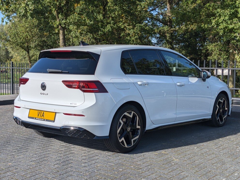 Volkswagen Golf 1.5 eTSI 150PK R-Line | Half leder | ACC | Camera | AppConnect | Stoelverw. | LED | Climate Control - Afbeelding 3
