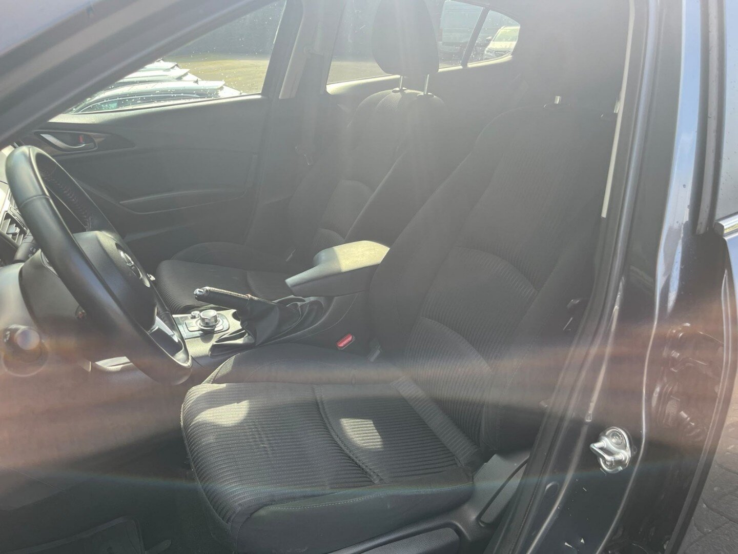 Mazda 3 1.5 101PK | Trekhaak | Navi | PDC | Stoelverw. | Climate Control - Afbeelding 4