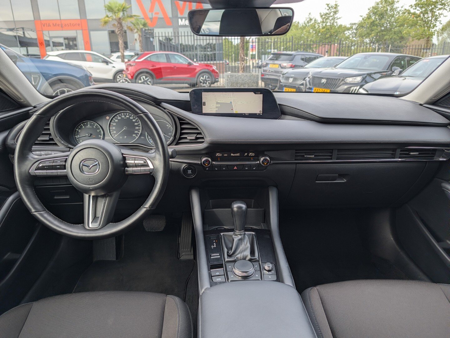 Mazda 3 2.0 e-SkyActiv GM Hybrid | Stuur- stoelverw. | Navi | Camera | PDC | ACC | Climate Control - Afbeelding 2