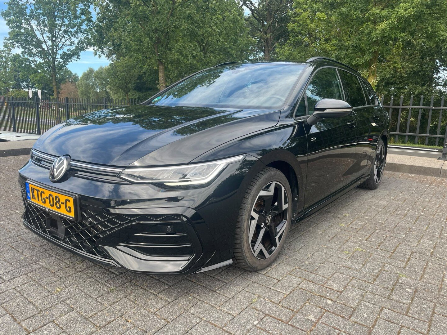 Volkswagen Golf Variant 1.5 TSI 150 PK R-Line | Camera | Carplay | Leder | PDC | Stoelverw. | ACC | Climate