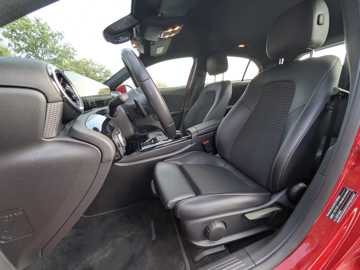 Mercedes-Benz A-Klasse 200 Urban | Stoelverw. | Cruise | Camera | Climate | LED | 17" velgen | - Afbeelding 4