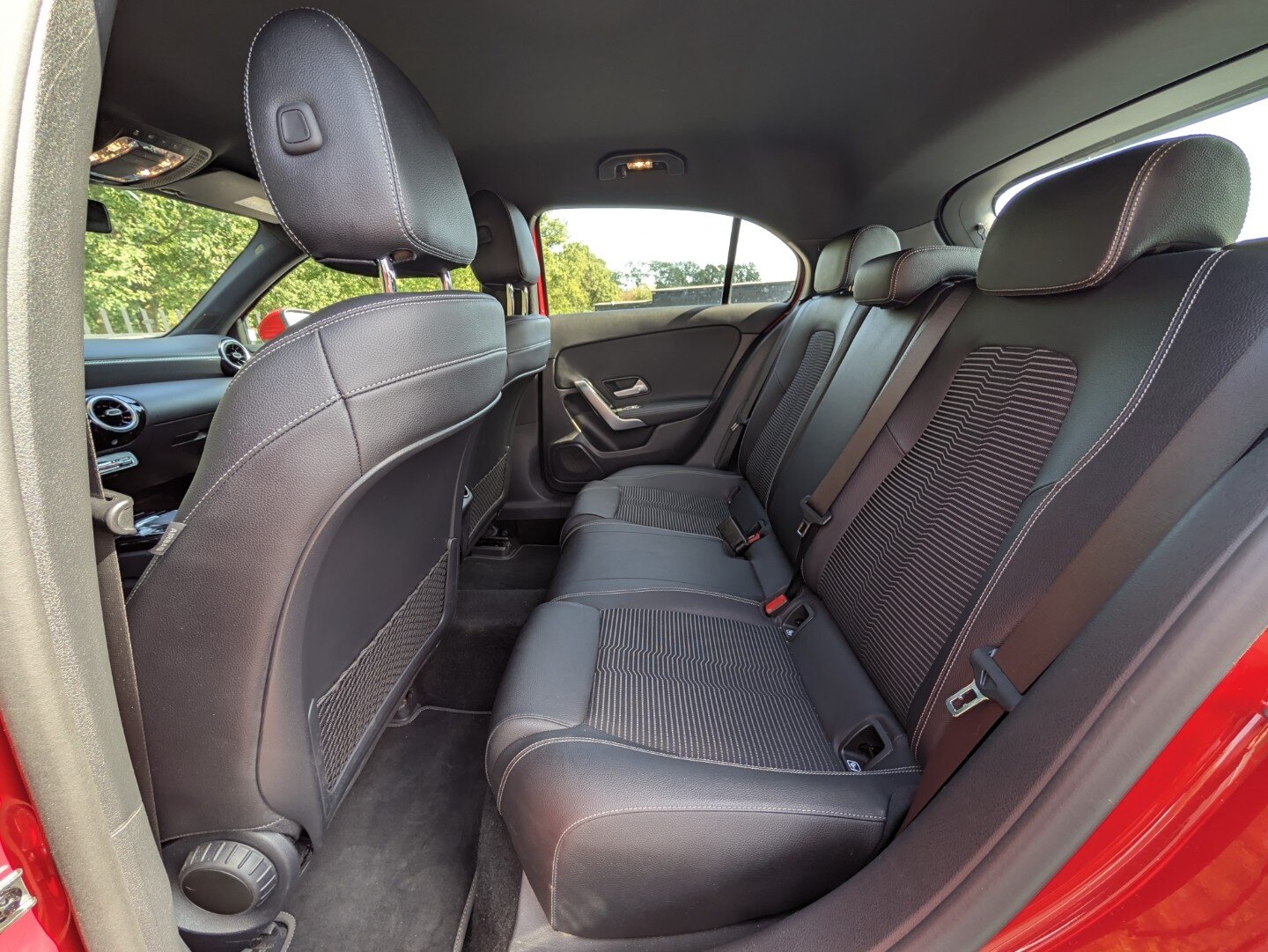 Mercedes-Benz A-Klasse 200 Urban | Stoelverw. | Cruise | Camera | Climate | LED | 17" velgen | - Afbeelding 5
