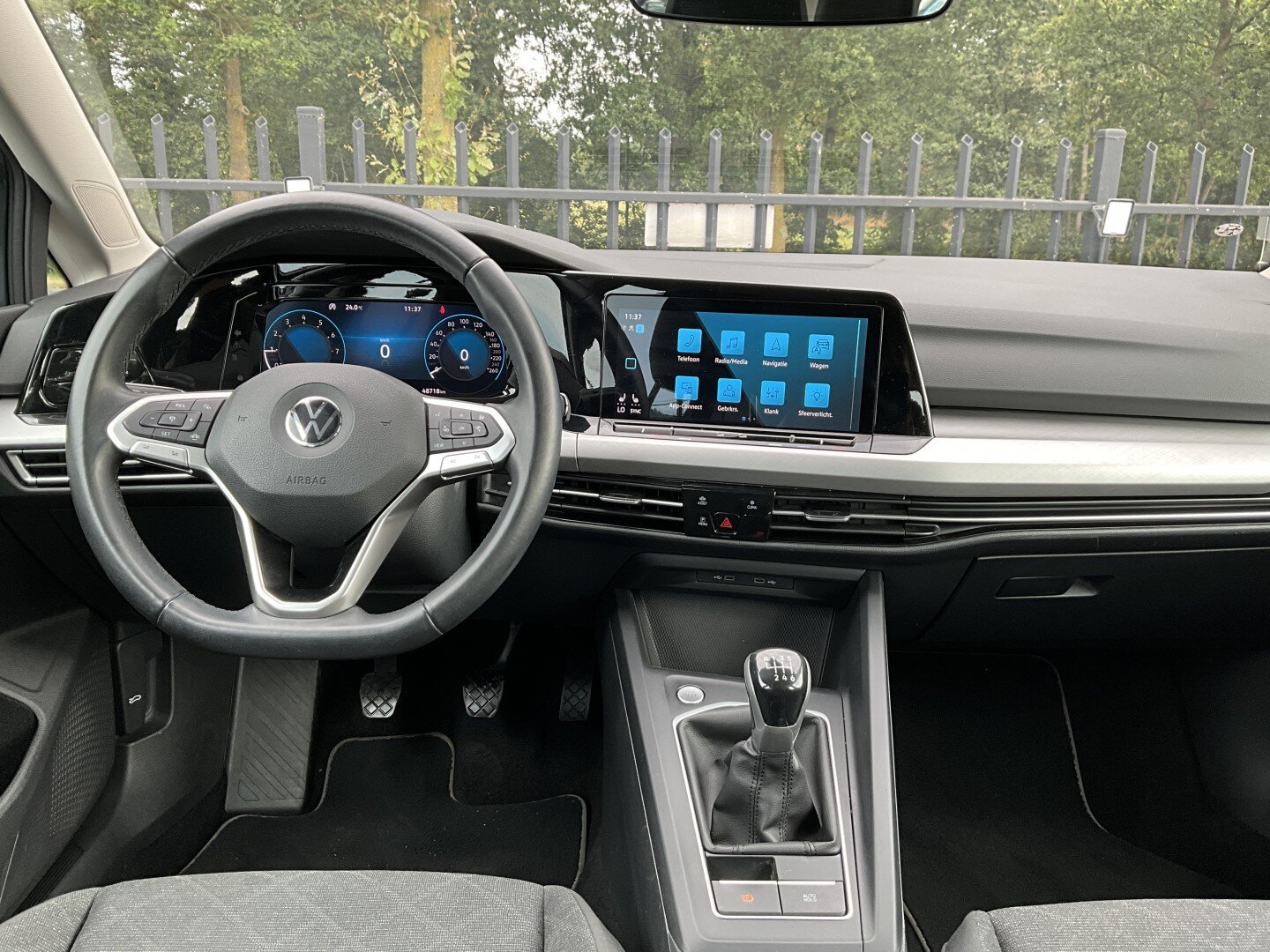 Volkswagen Golf 1.5 TSI 131PK Life Business | LED | Stuur- stoelverw. | ACC | Climate | AppConnect | PDC - Afbeelding 2