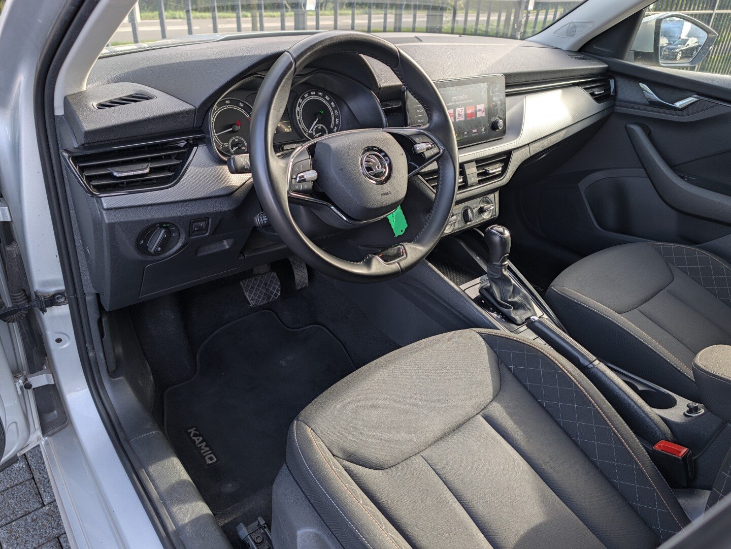 Škoda Kamiq 1.5 TSI | 150PK | Ambition | Trekhaak | Smartlink+ | LED | Camera | PDC | ACC | ECC | Stoelverw. | 16" LM | - Afbeelding 2