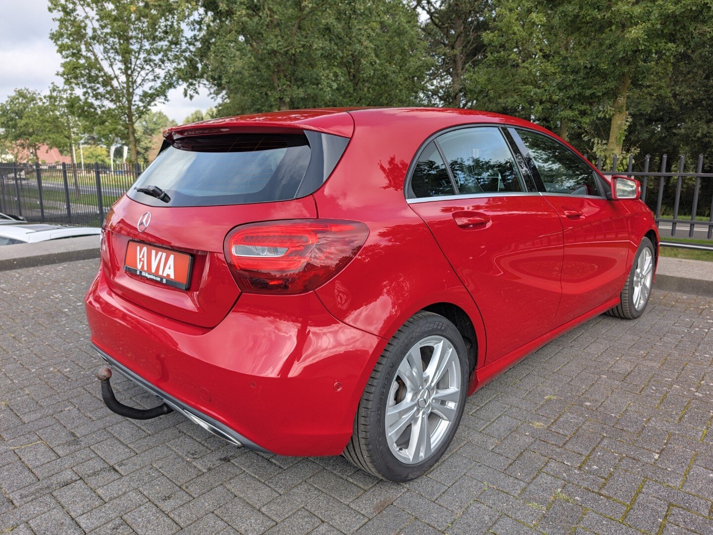 Mercedes-Benz A-Klasse 200 156PK | Trekhaak | Navi | Camera | PDC | Half leer | Cruise | Climate Control - Afbeelding 3