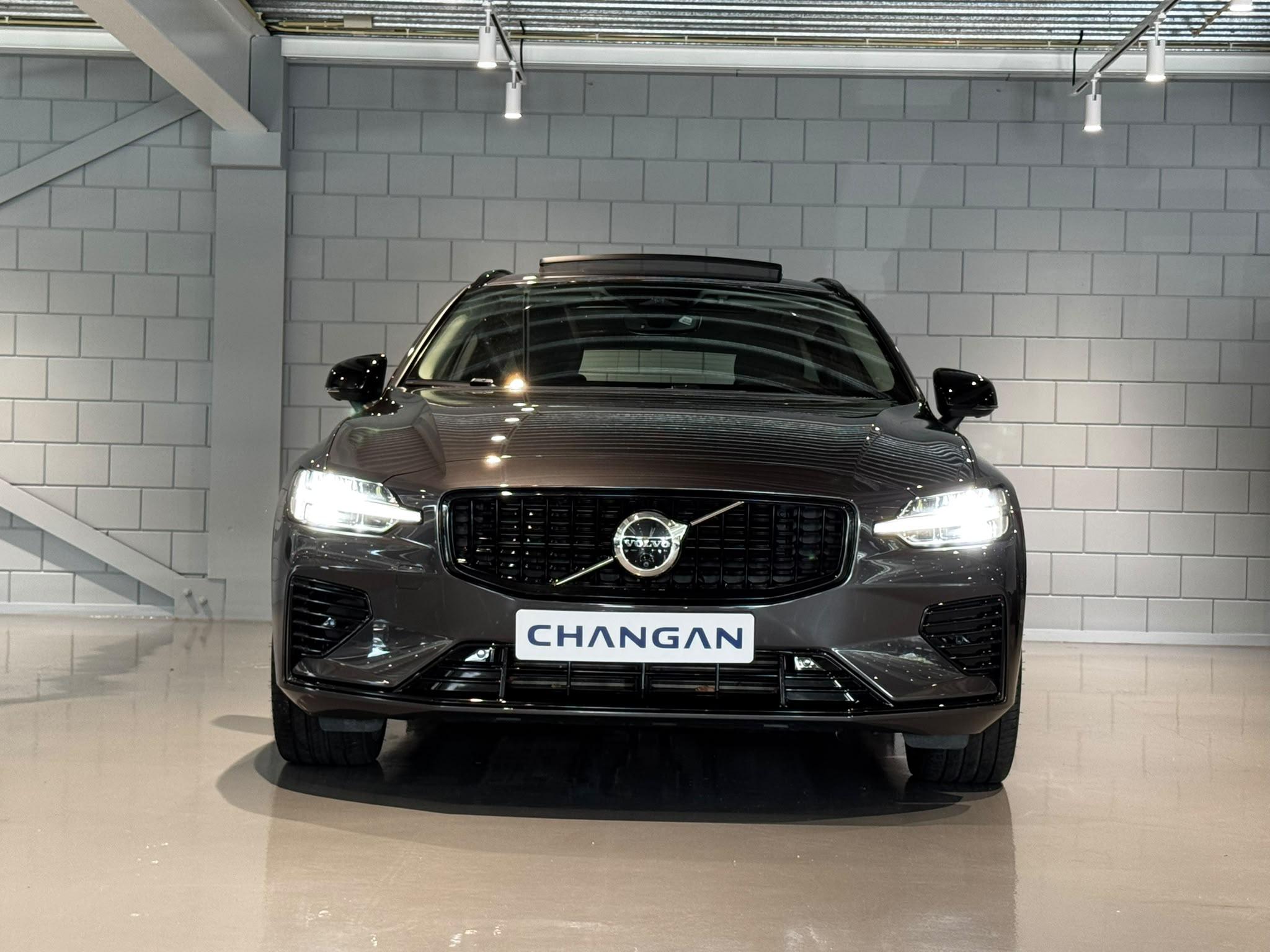 Volvo V60 Ultimate Dark - Afbeelding 2