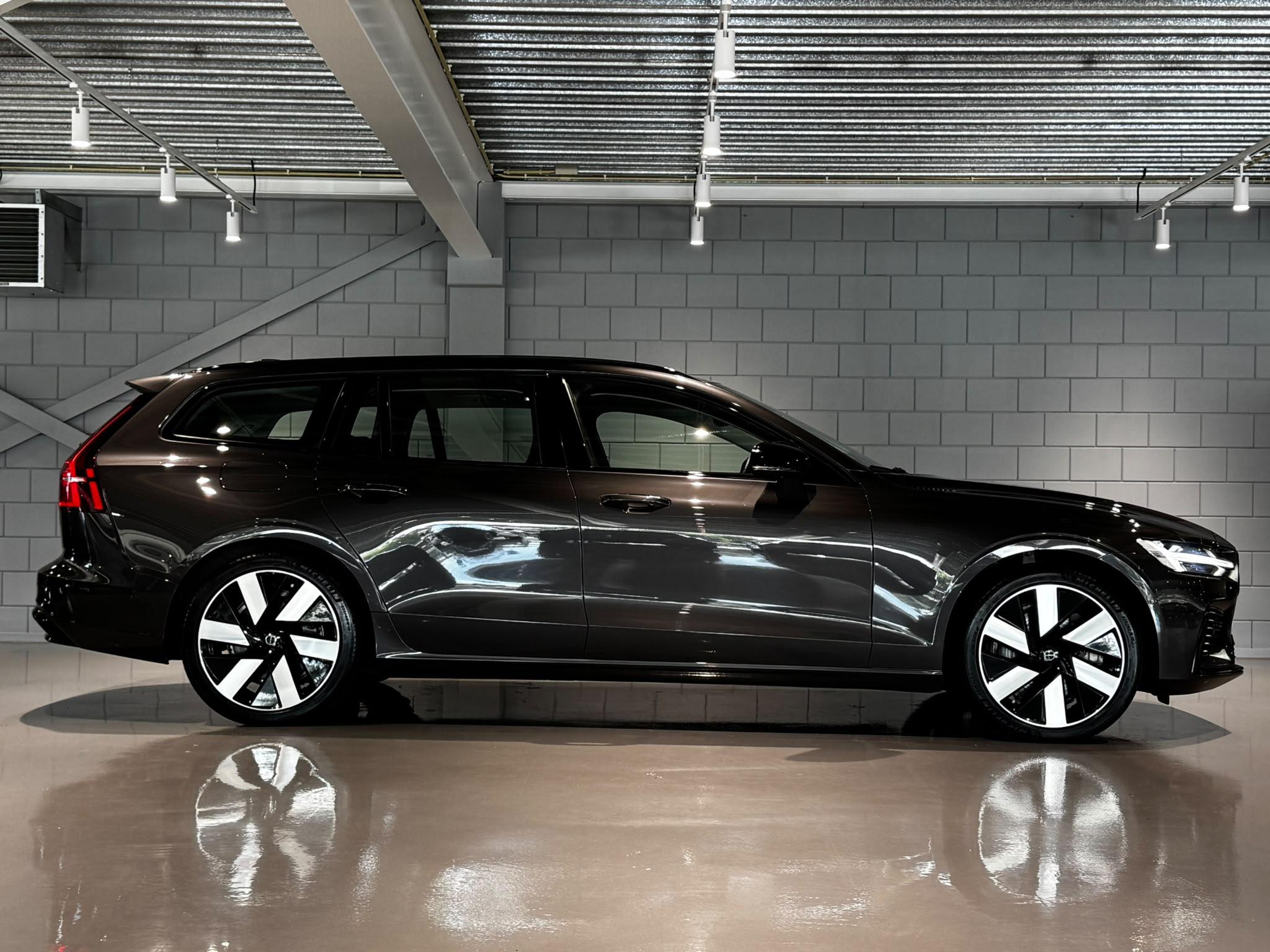Volvo V60 Ultimate Dark - Afbeelding 4