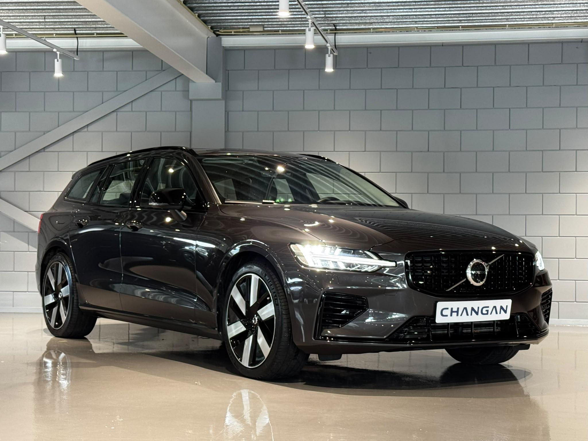 Volvo V60 Ultimate Dark - Afbeelding 3