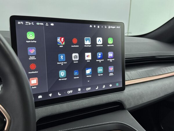Apple Carplay/Android Auto Apple Carplay/Android Auto