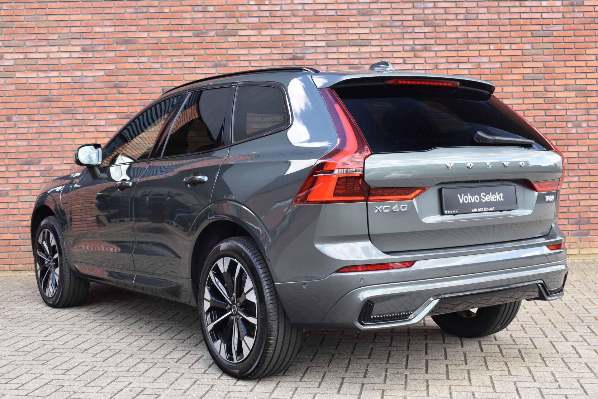 Volvo XC60 T6 350PK Plug-in hybrid AWD Plus Dark - Afbeelding 2