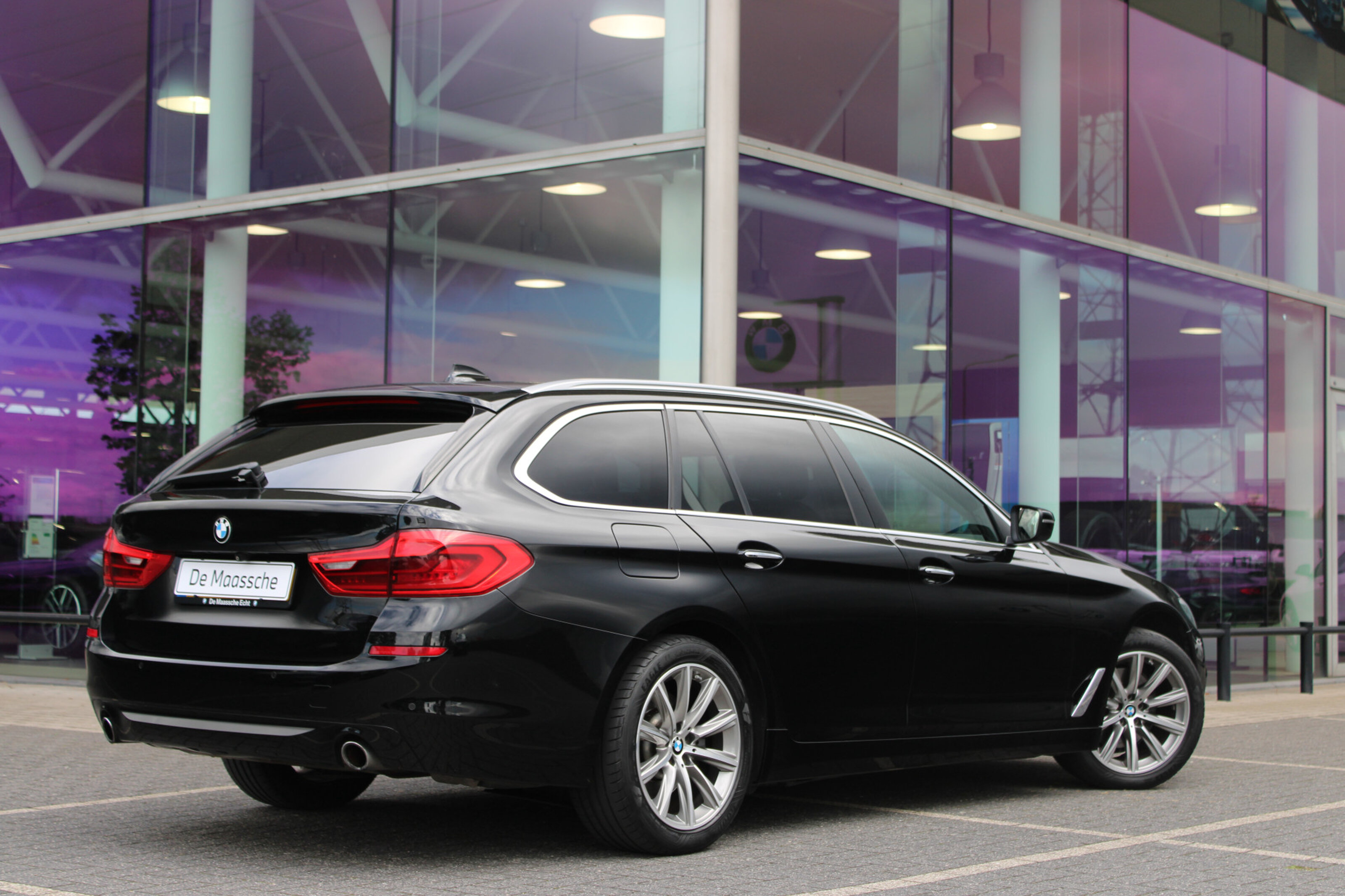 BMW 5 Serie Touring 520i High Executive Automaat