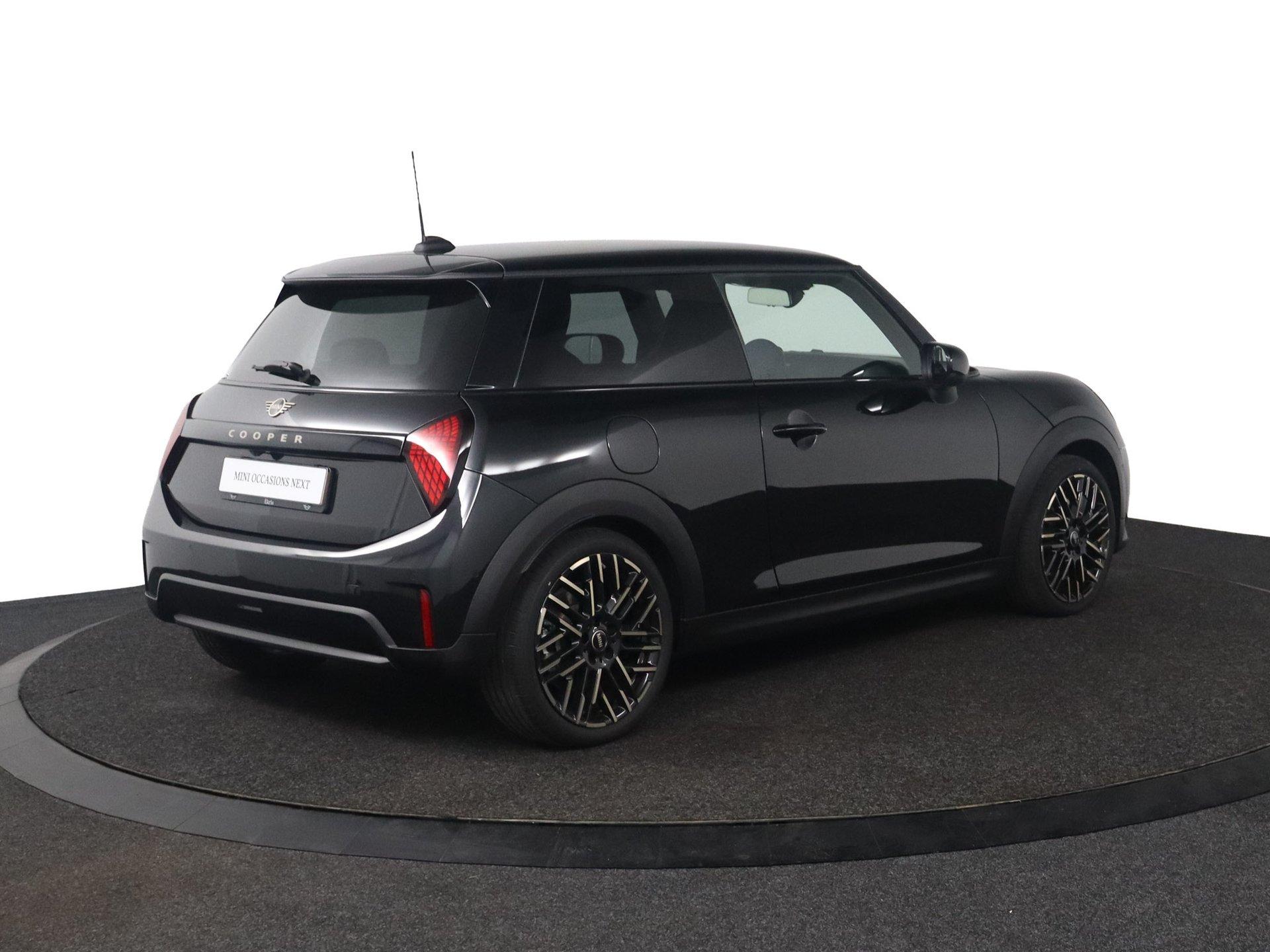 MINI 3-Deurs 1.5 Cooper C Favoured - Afbeelding 2