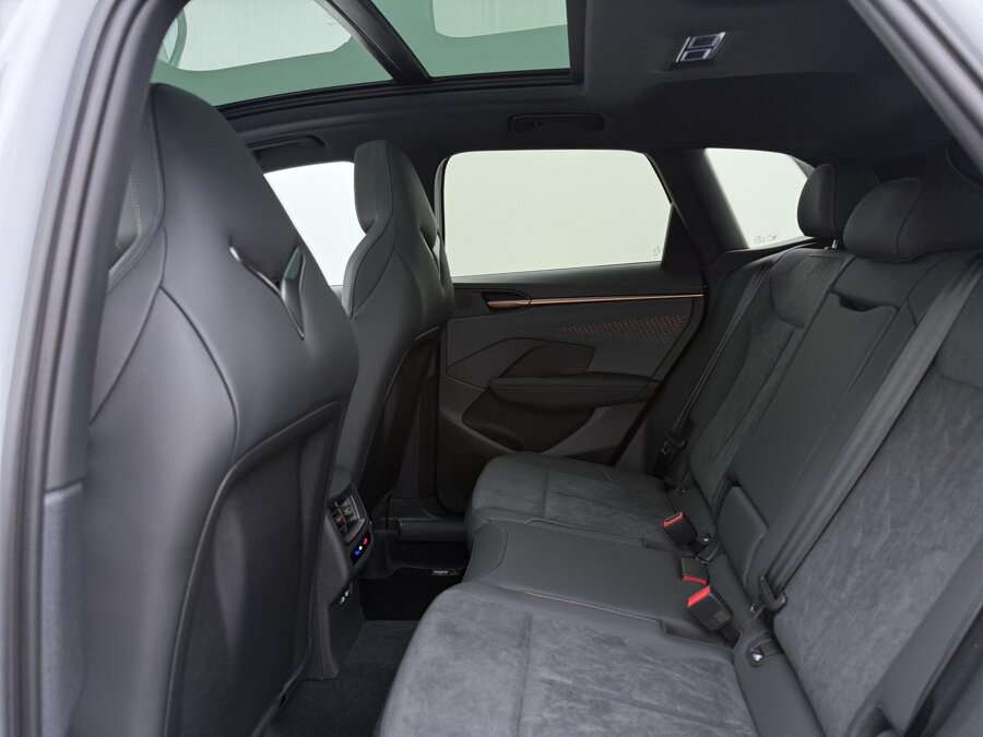 CUPRA Terramar 1.5 TSI e-Hybrid VZ 272 PK