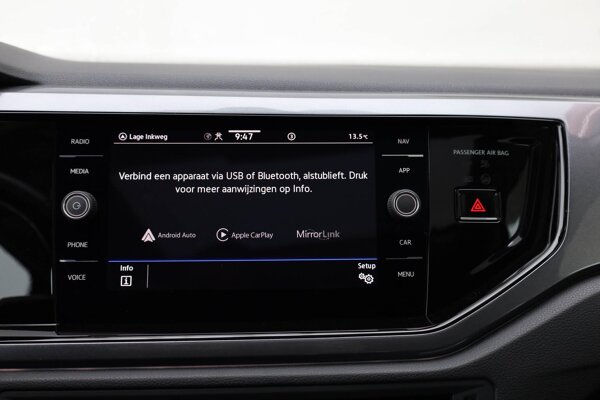 Apple Carplay/Android Auto Apple Carplay/Android Auto