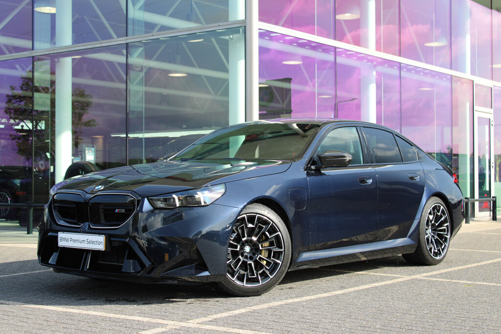 BMW M5 1