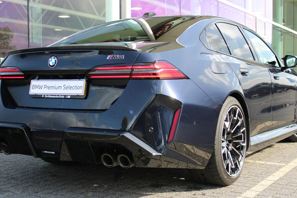 BMW M5 50