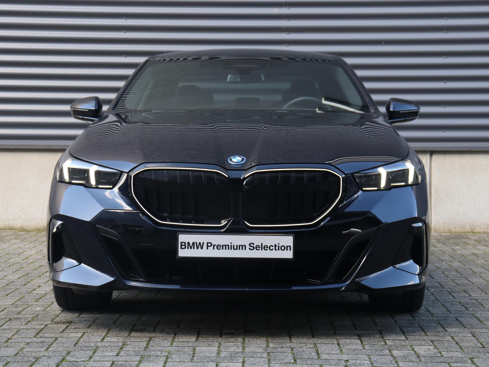 BMW 5 Serie Sedan 550e xDrive - Afbeelding 3