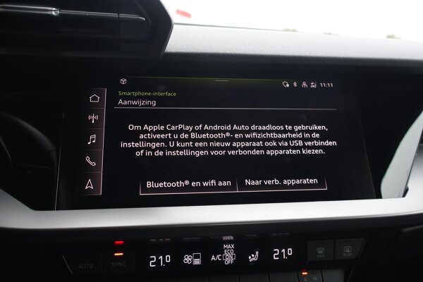 Apple Carplay/Android Auto Apple Carplay/Android Auto