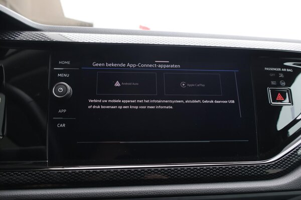 Apple Carplay/Android Auto Apple Carplay/Android Auto