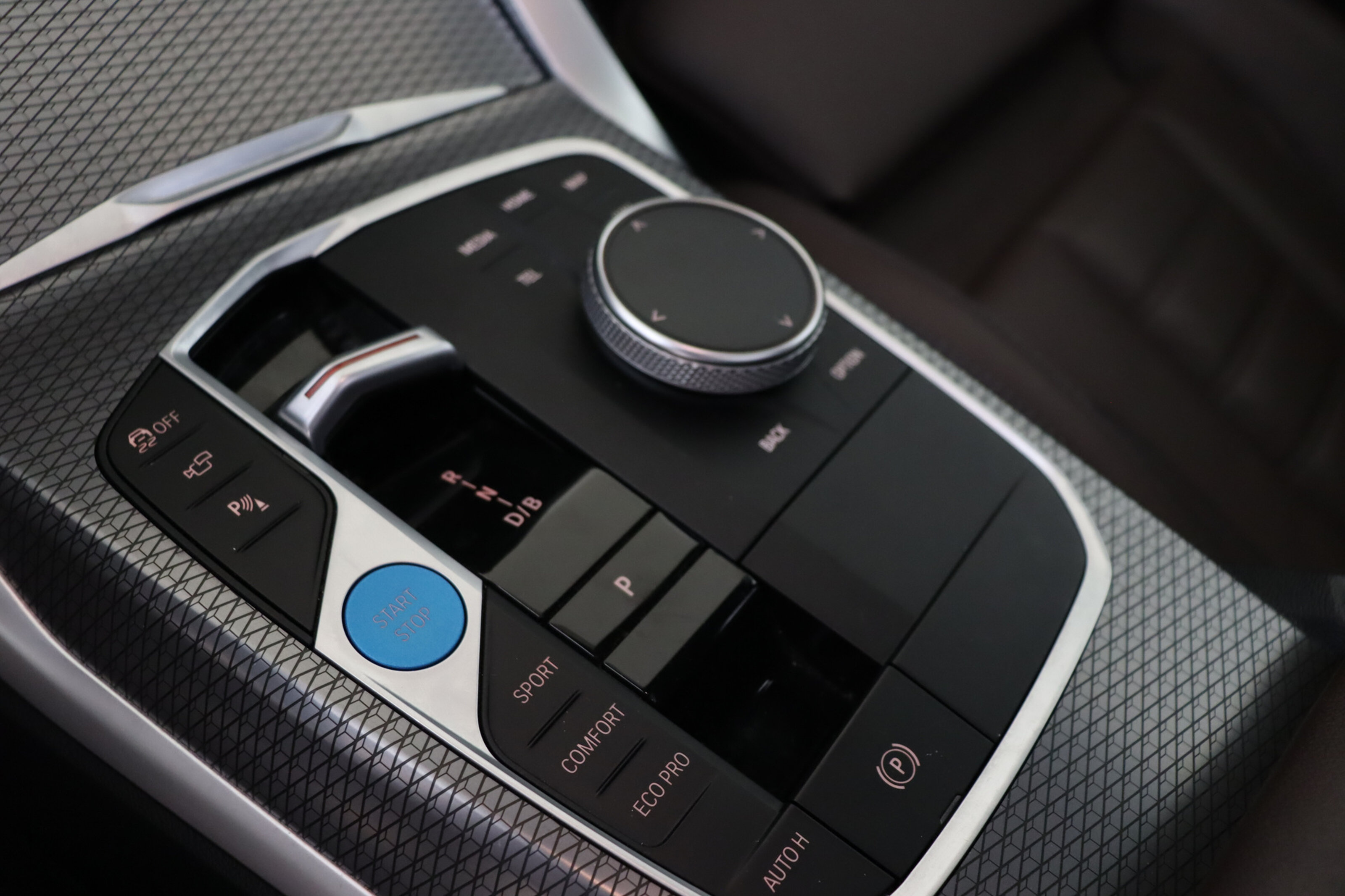 BMW i4 6