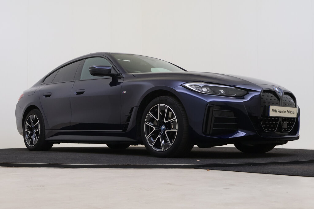 BMW i4 10