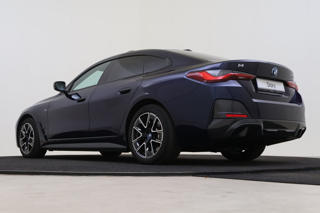 BMW i4 11