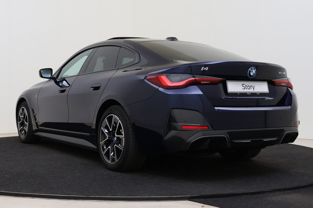 BMW i4 15