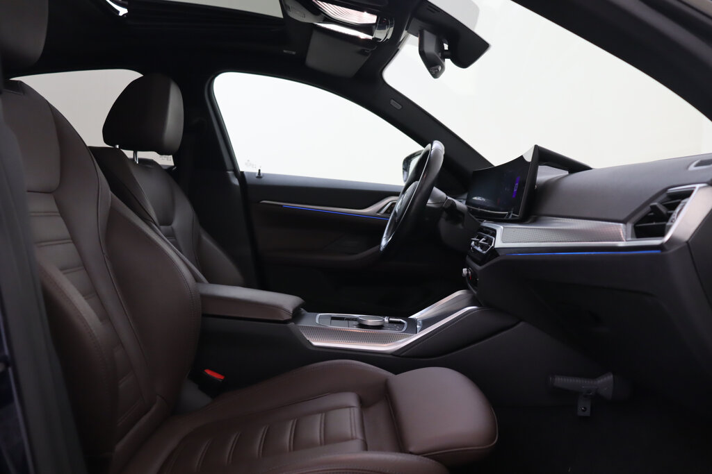 BMW i4 18