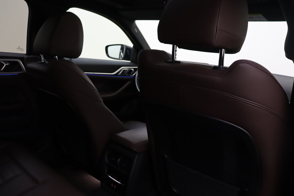 BMW i4 20
