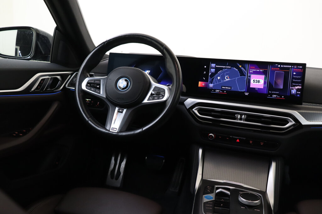 BMW i4 22