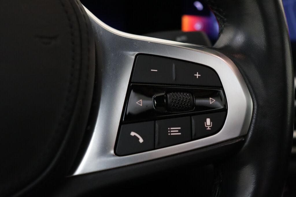 BMW i4 26