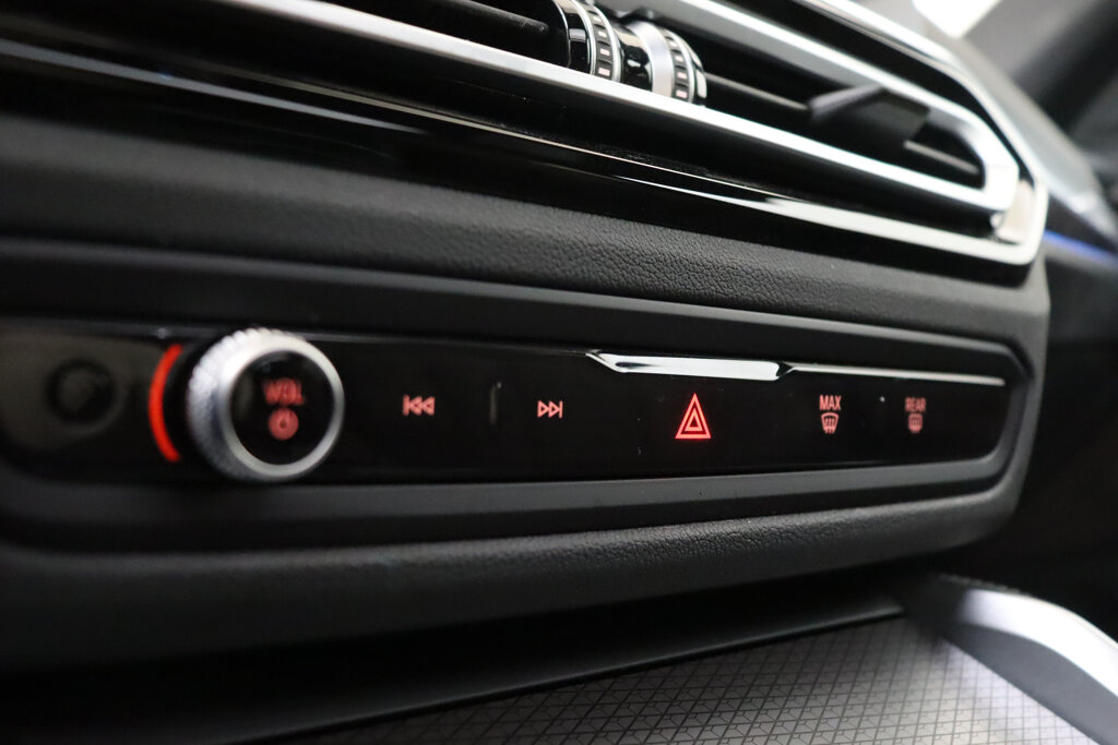 BMW i4 39