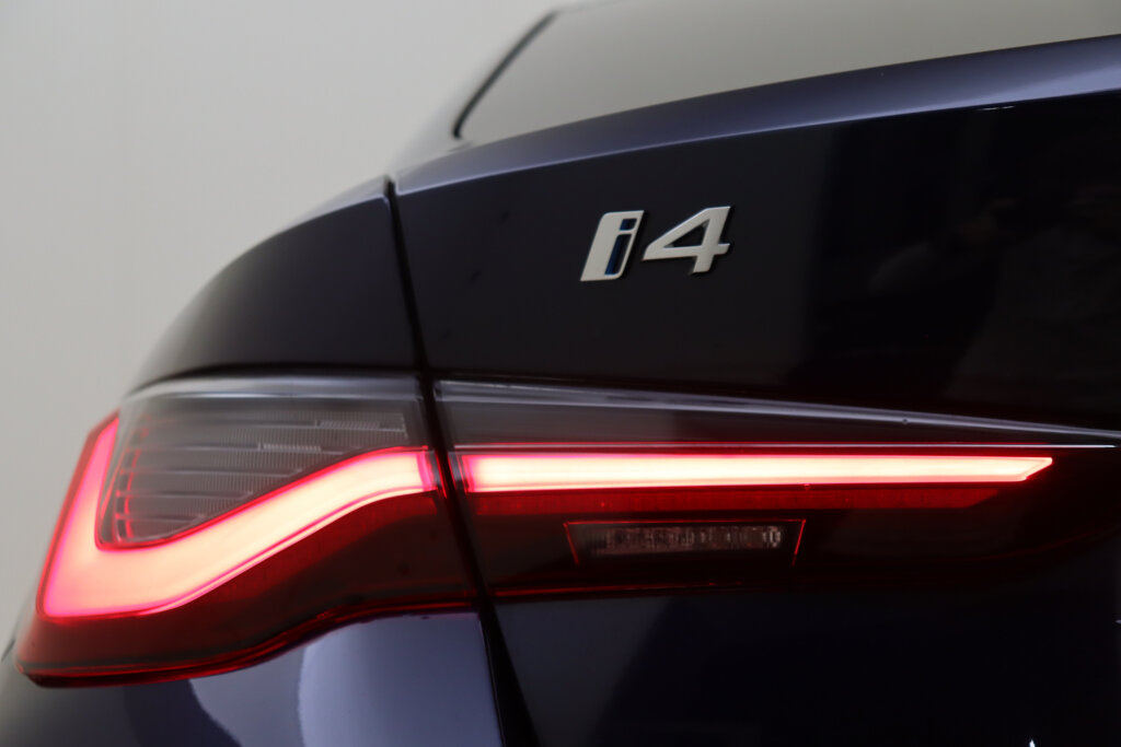 BMW i4 46