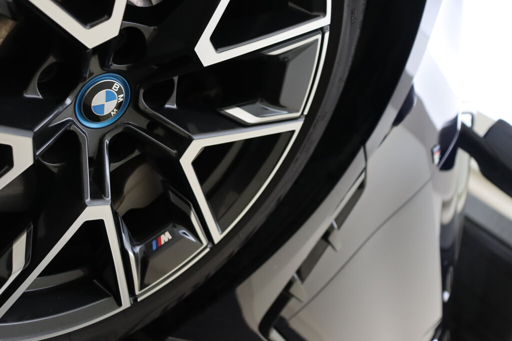 BMW i4 54