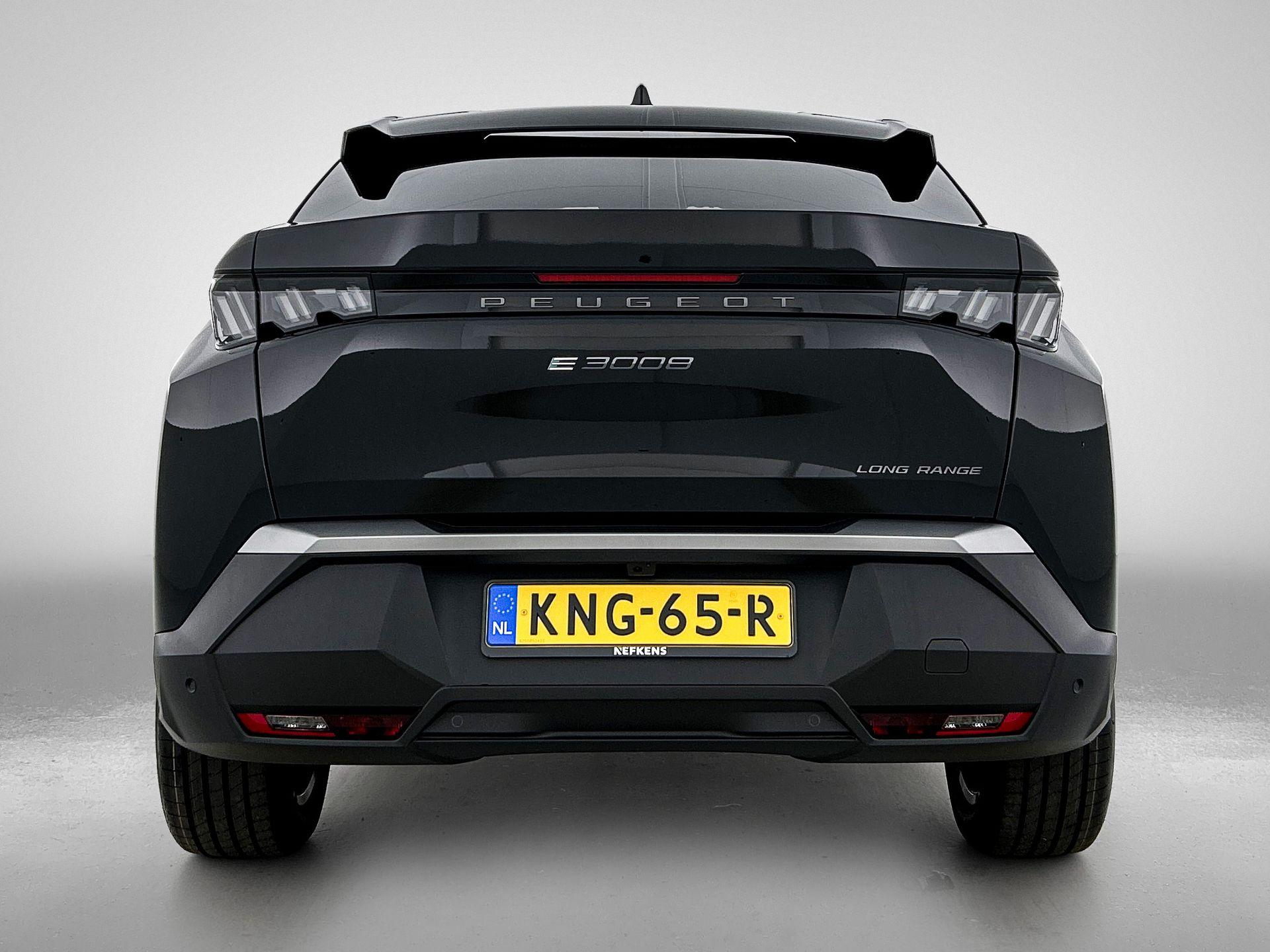 Peugeot e-3008