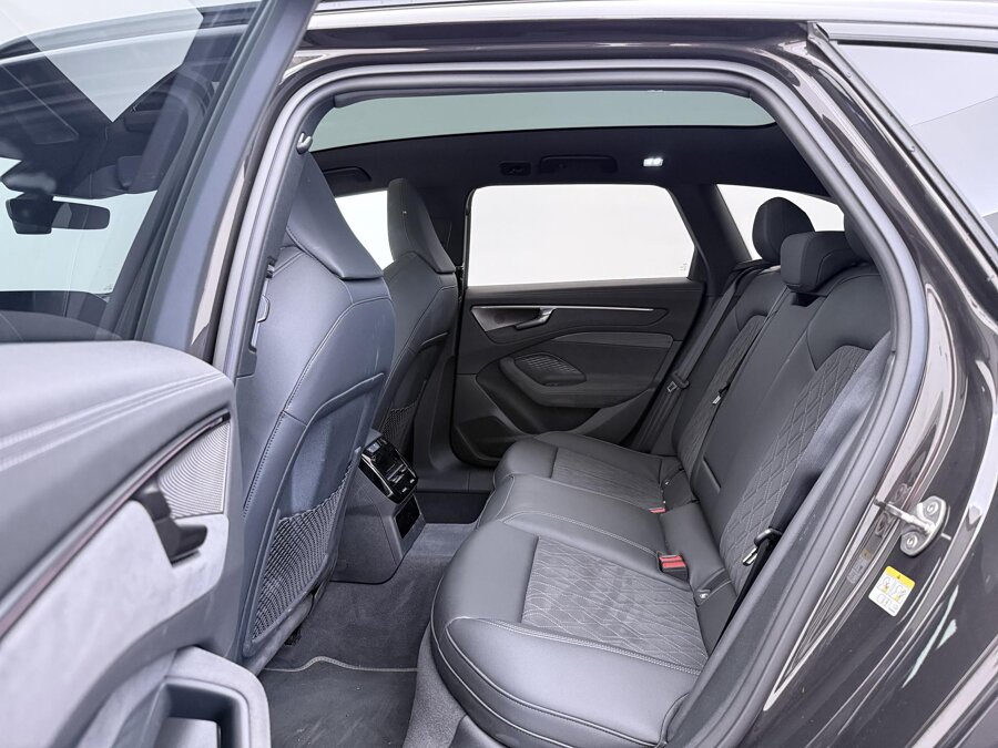 Audi A6 Avant 2.0 e-hybrid quattro Competition