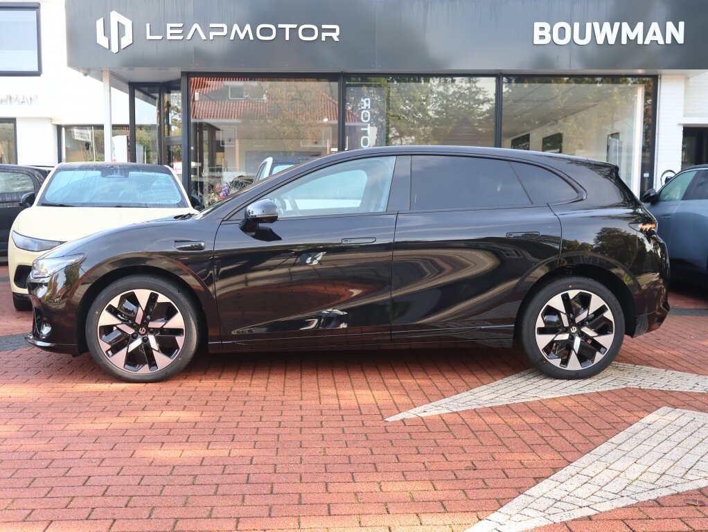 Leapmotor B05 67,1 kWh 218PK Design Nieuw, Rijklaarprijs | Panoramadak | 360 Camera | Navigatie | Carplay - Afbeelding 2