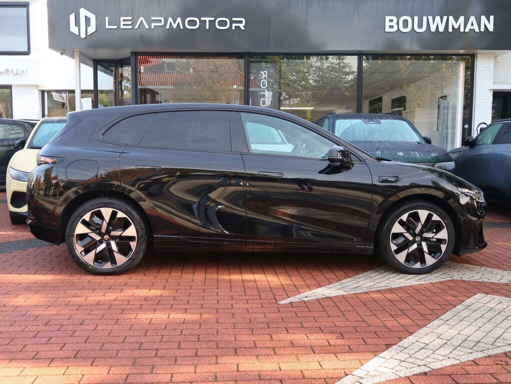 Leapmotor B05 67,1 kWh 218PK Design Nieuw, Rijklaarprijs | Panoramadak | 360 Camera | Navigatie | Carplay - Afbeelding 3
