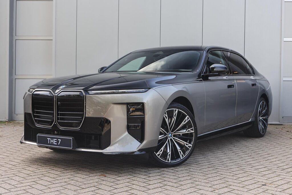 BMW i7 1