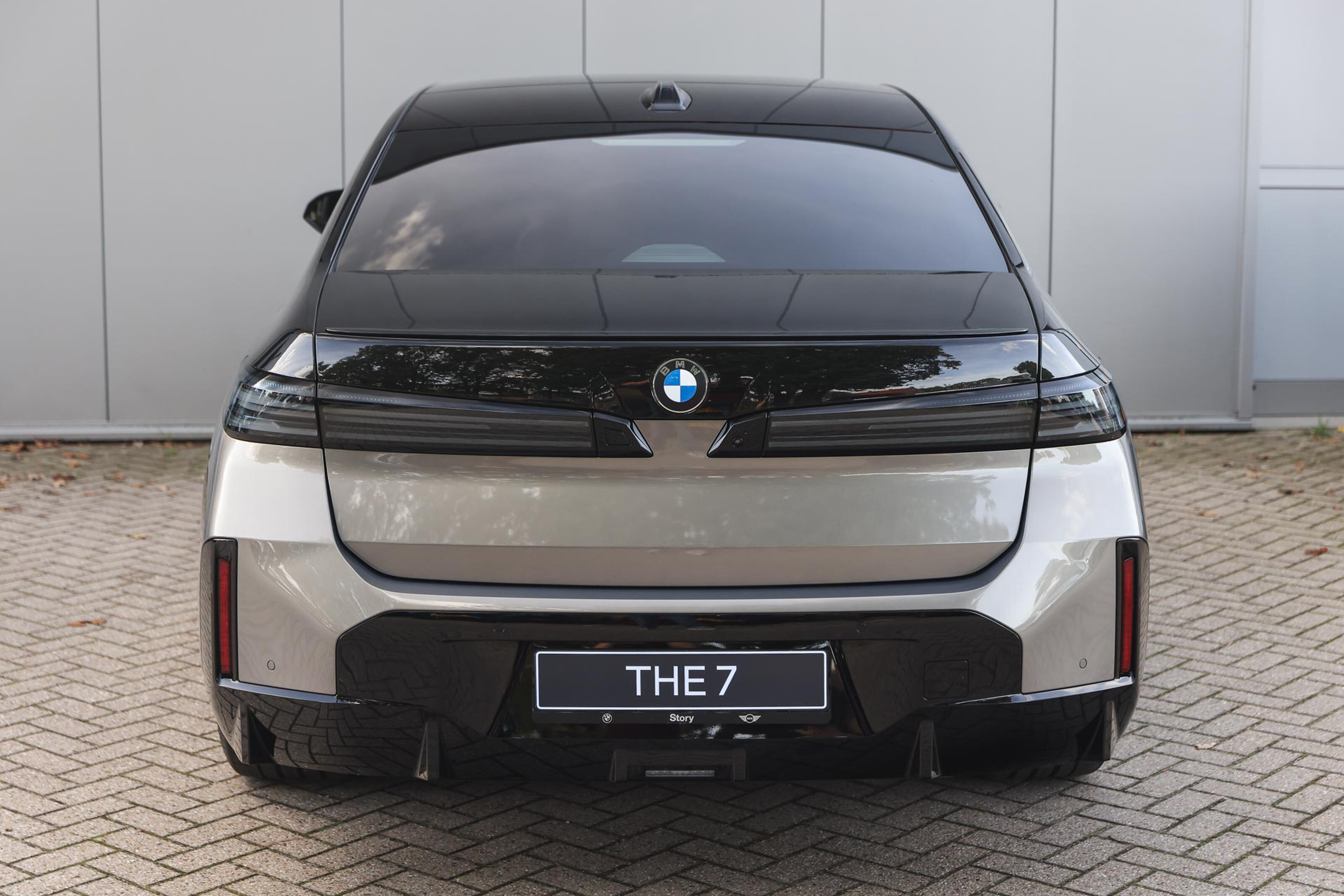 BMW i7 7