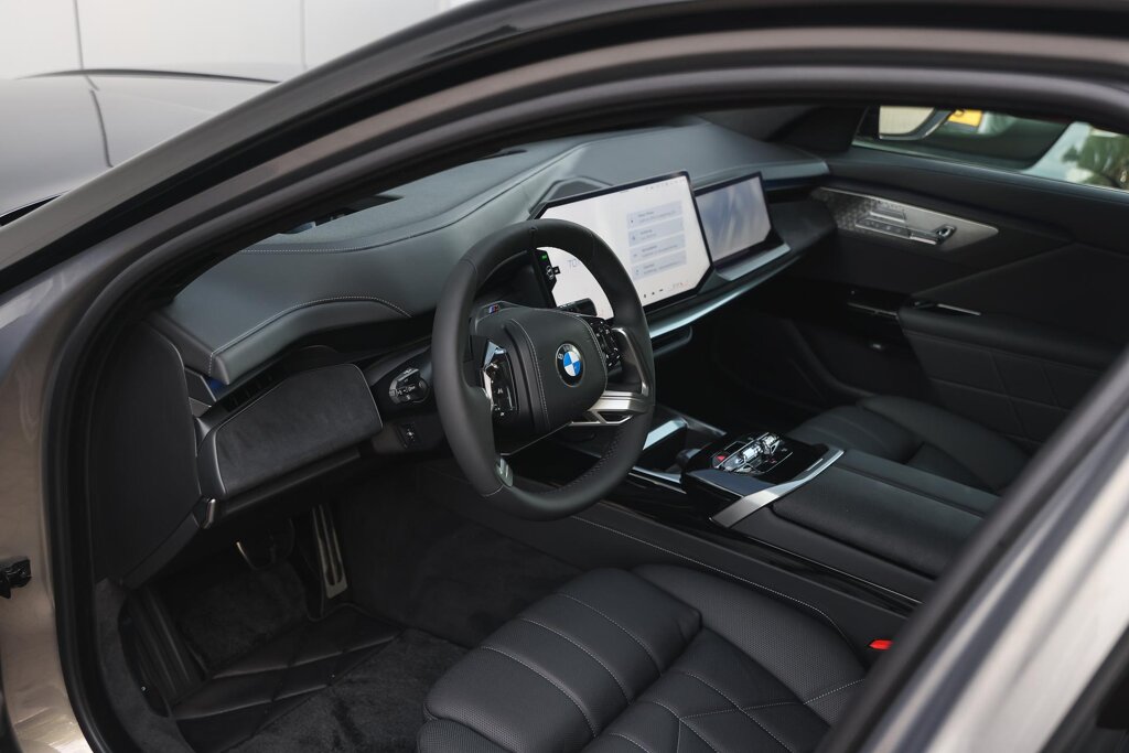 BMW i7 10