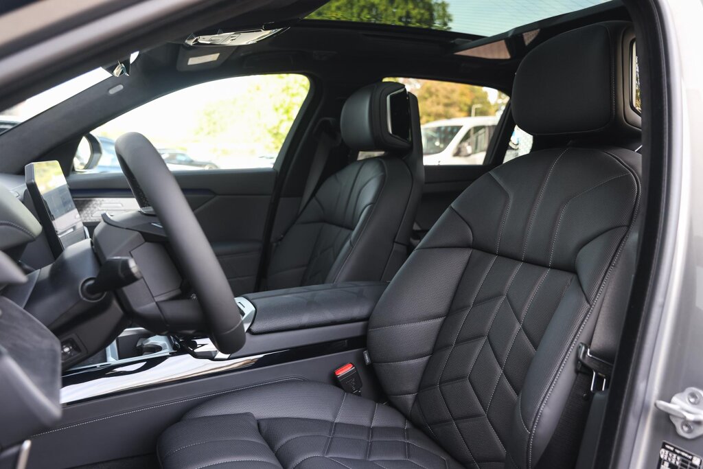 BMW i7 14