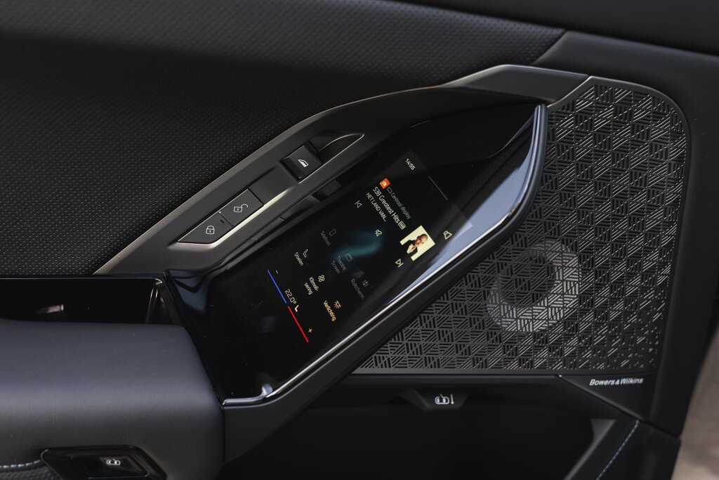 BMW i7 16