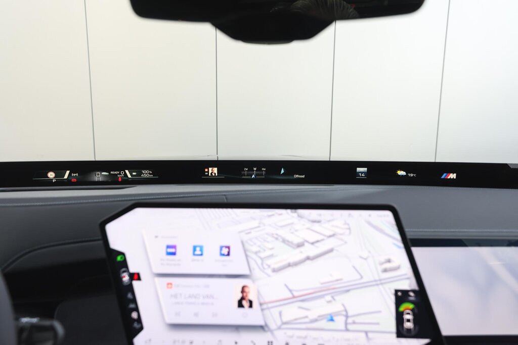 BMW i7 19