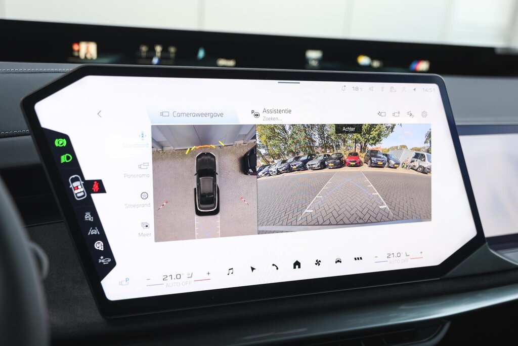 BMW i7 21