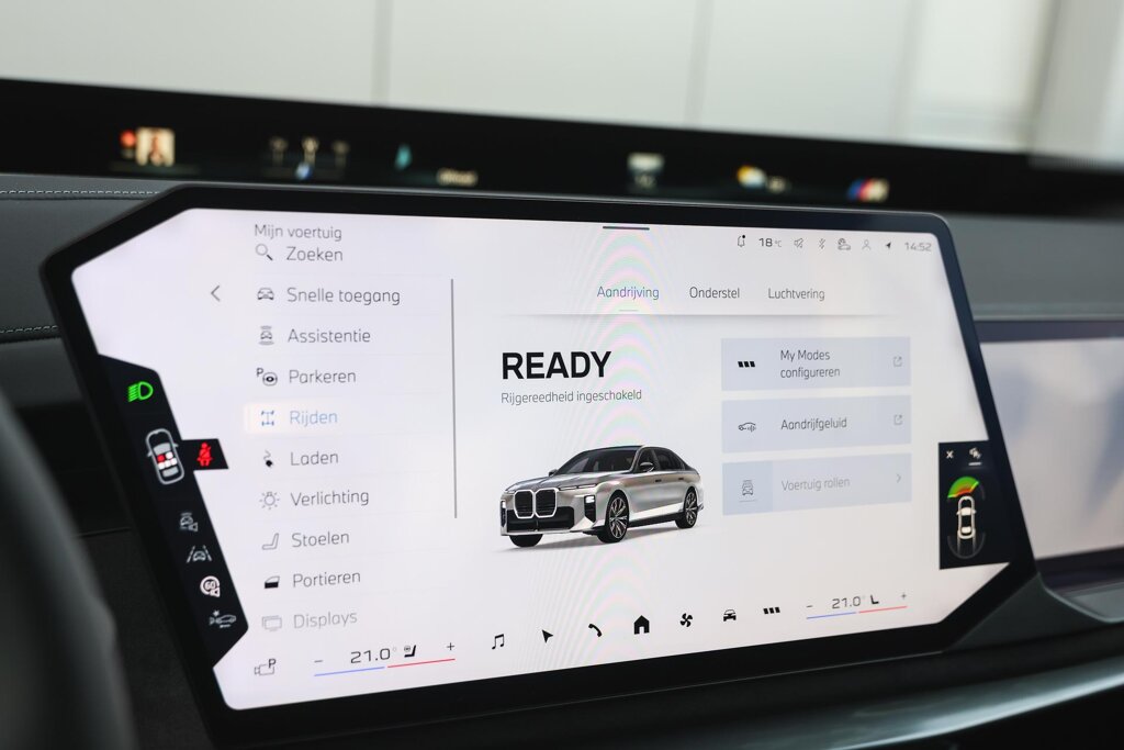 BMW i7 28