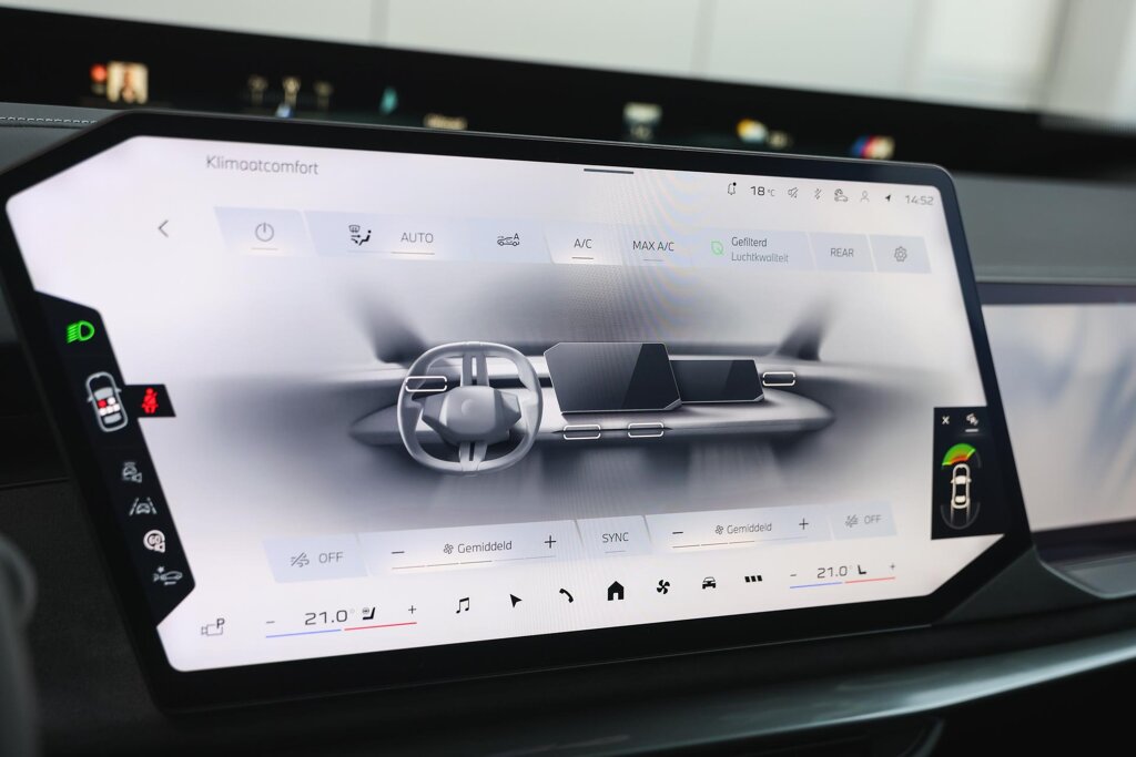 BMW i7 31