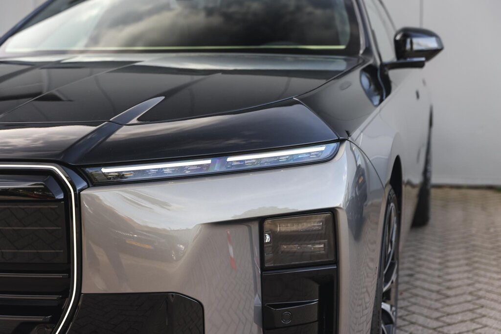 BMW i7 35