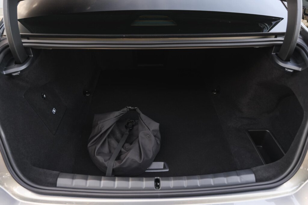 BMW i7 40